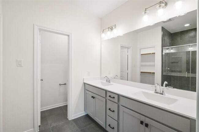 Building Photo - 623 Silver Pear Ct
