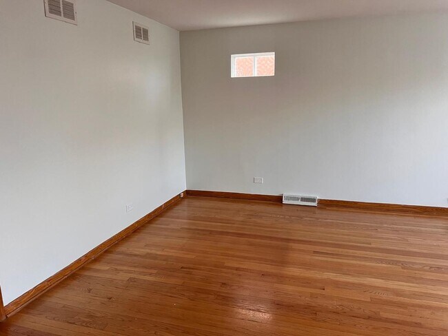 Building Photo - 4372 N Neva Ave