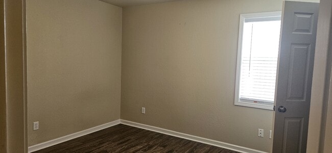 Building Photo - 127 Radford Cir