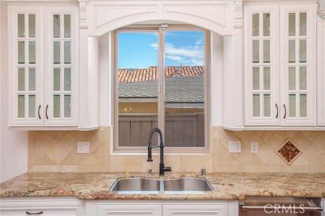 Building Photo - 2005 Robinson St