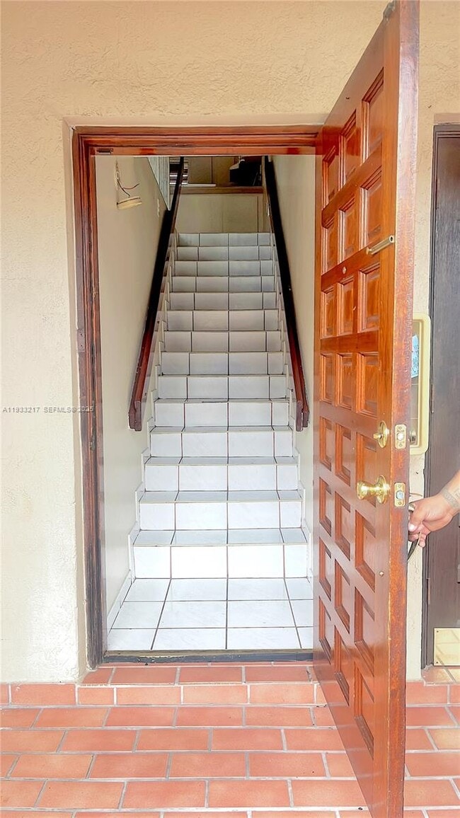 Building Photo - 2220 W 74th St