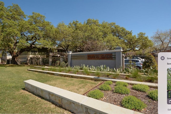 Building Photo - Updated one bedroom condo in heart of Austin!