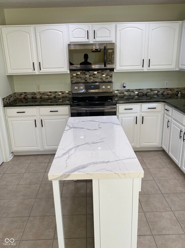 Building Photo - 14375 Leland Muse