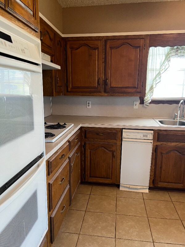 Building Photo - 908 Sycamore Dr