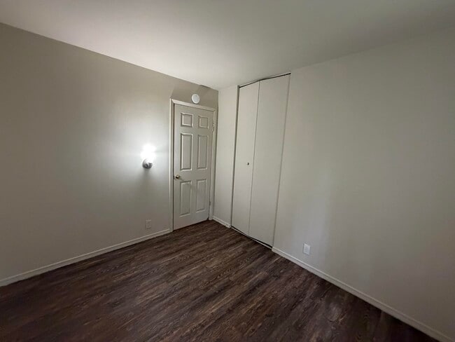 Building Photo - 1612 Crestview-