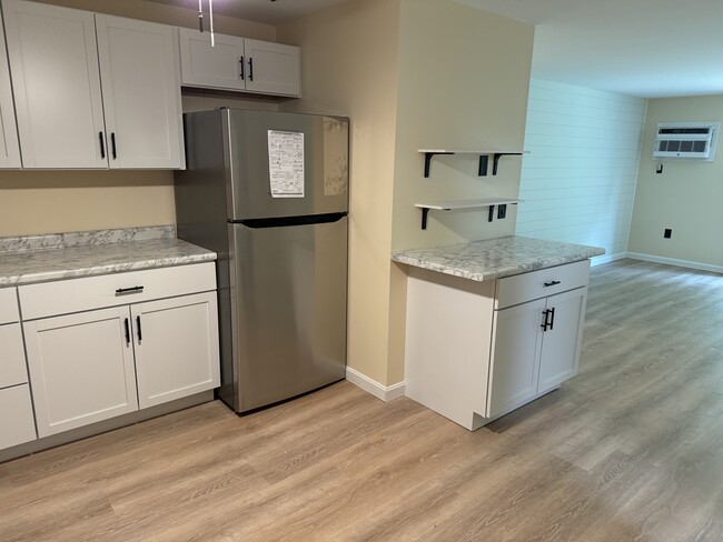 Building Photo - 403 White Cedar Blvd