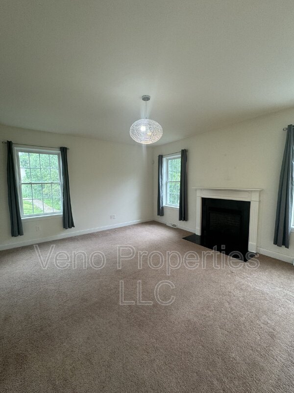 Building Photo - 17 Ironwood Street