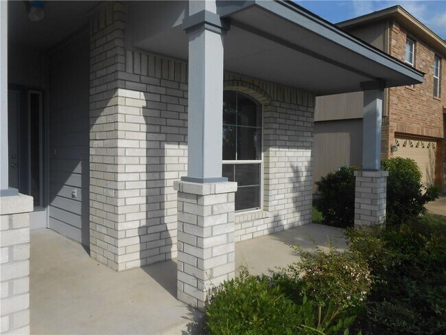 Building Photo - 2721 Breezy Point Cove