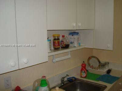 Building Photo - 1255 W 49th Pl