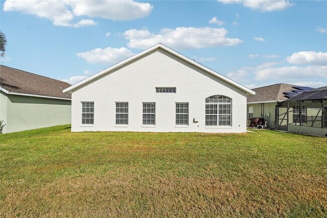 Building Photo - 235 Royal Palm Dr