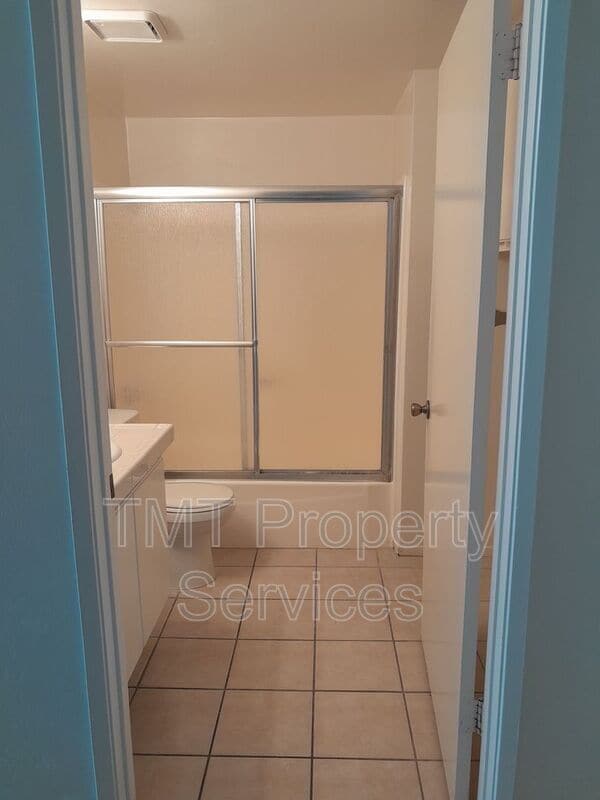 Building Photo - 413 E Rice Ranch Rd