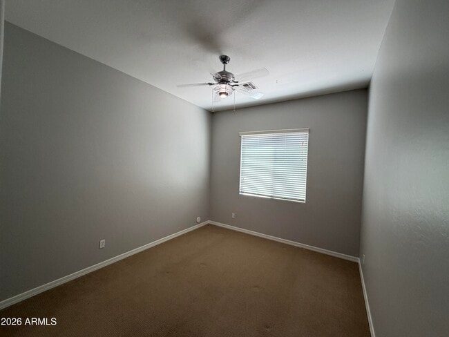 Building Photo - 2417 E Iris Dr