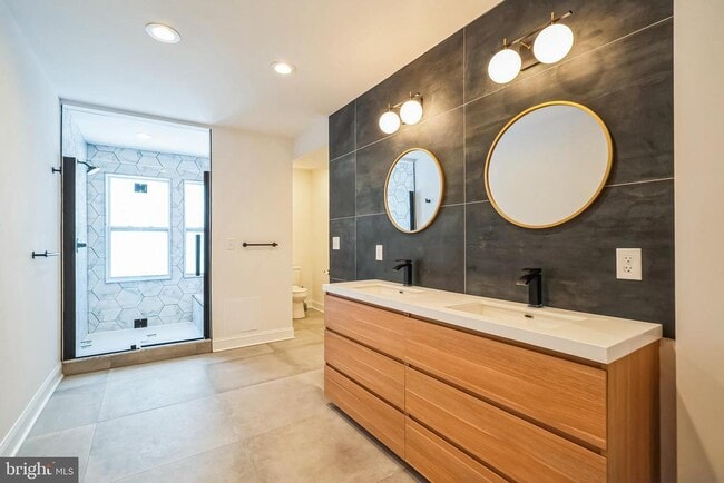 Building Photo - 840 Leland St