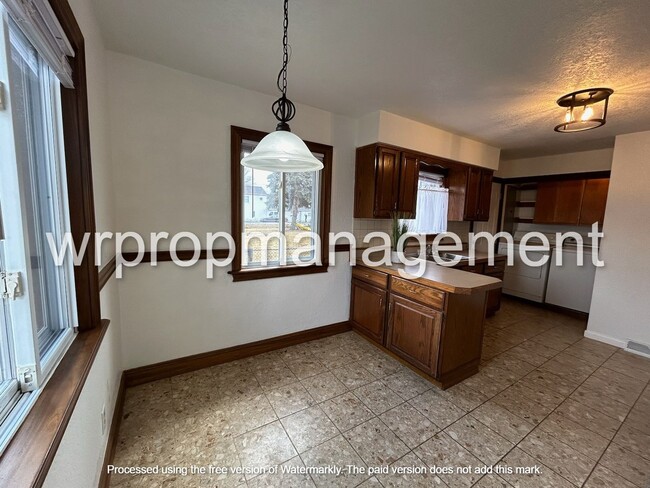 Building Photo - 3 Bedroom 1 Bathroom Home for Rent Washing...