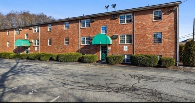 Building Photo - 1241 Elm St