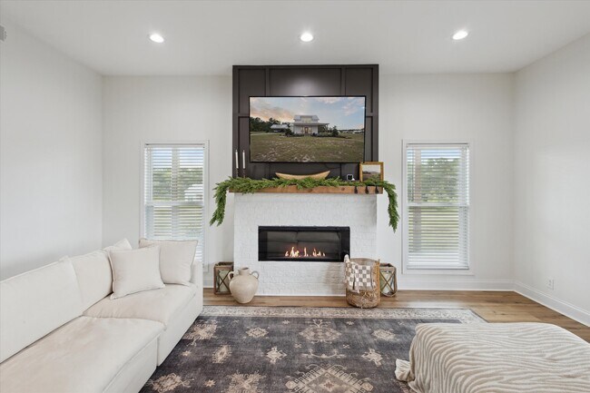 Building Photo - 1513 Paris Ave