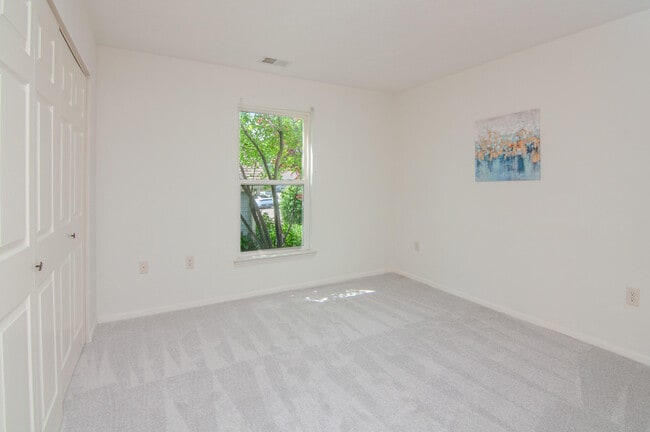 Building Photo - 1704 Weatherstone Dr