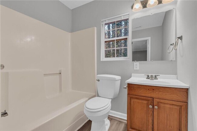 Building Photo - 3368 Lincolndale Ct