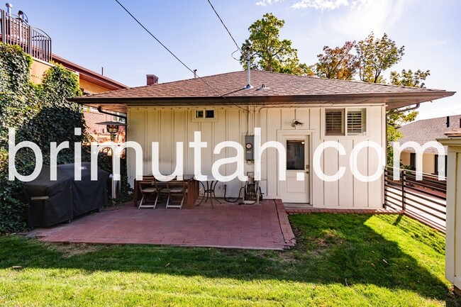 Building Photo - 1367 Thornton Ave