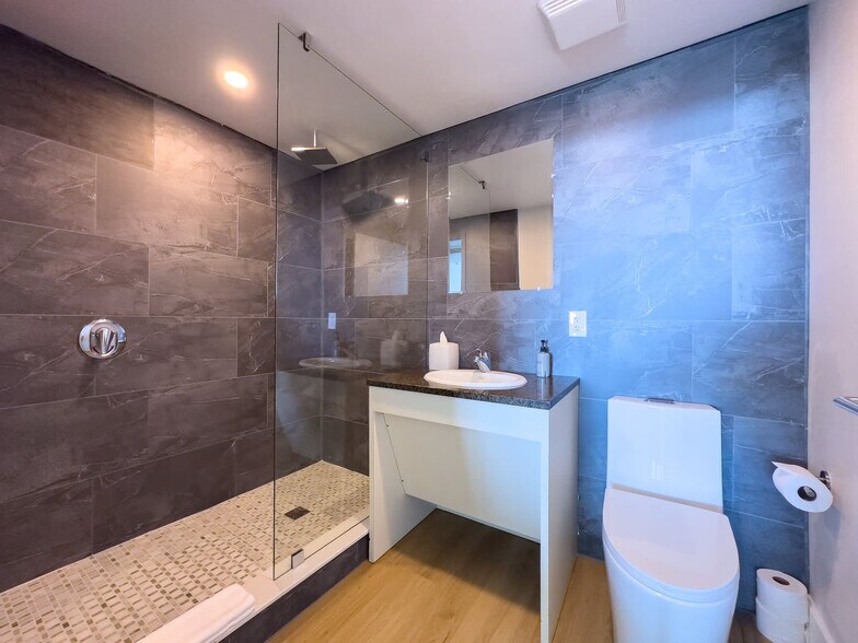 Building Photo - 2889 McFarlane Rd