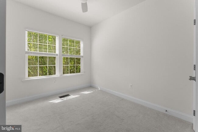 Building Photo - 5974 Logans Way