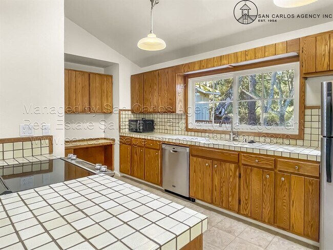 Building Photo - 39 Linda Vista Pl