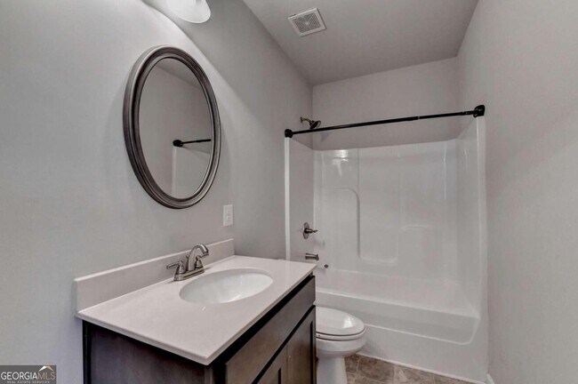 Building Photo - 648 Georgia Way