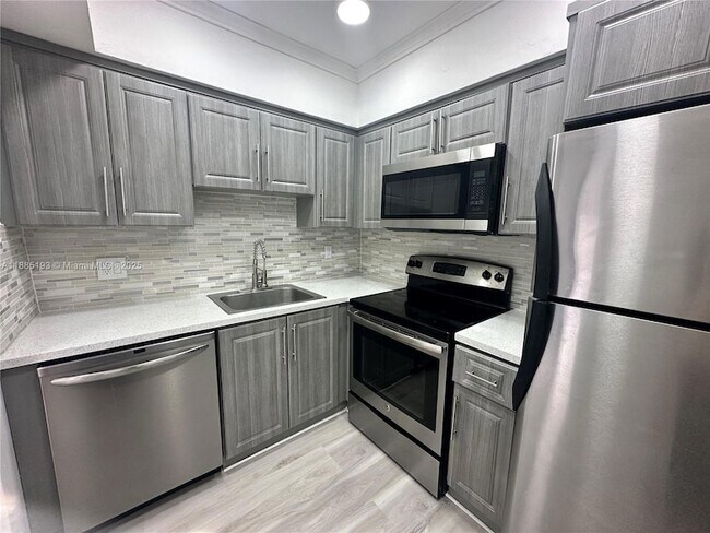 Building Photo - 13984 NE 2nd Ct