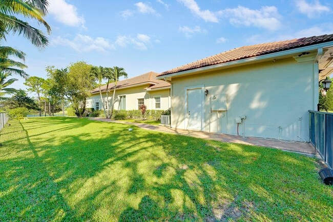 Building Photo - 11985 Carnegie Pl