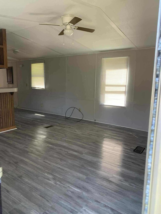 Building Photo - 248 Jolly Roger Dr