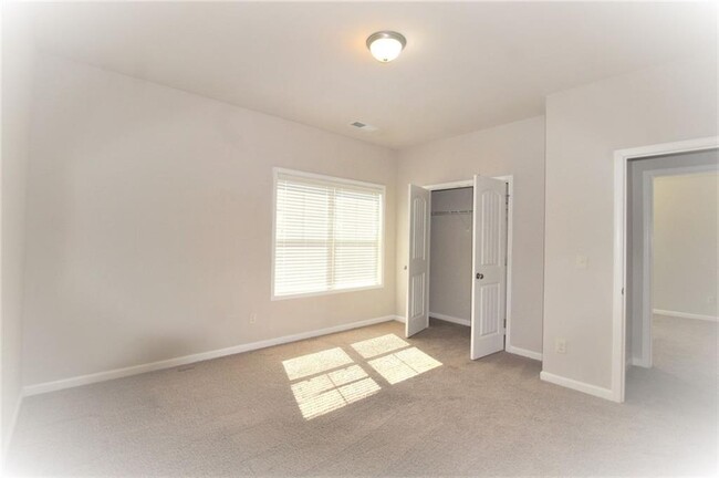 Building Photo - 5196 Apple Grove Rd NE