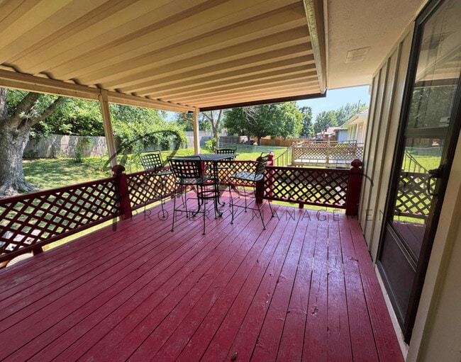 Building Photo - 2701 S Coachman Dr