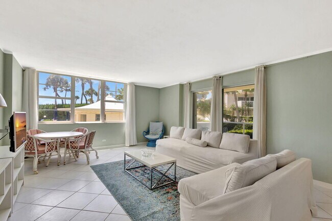 Building Photo - 2800 N Flagler Dr