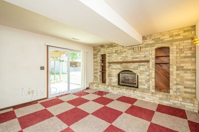 Building Photo - 5315 Merced St