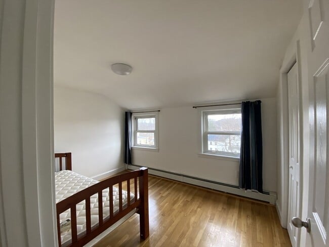 Building Photo - 104 Wendell St