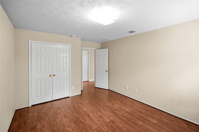 Building Photo - 1006 Stillgate Ct
