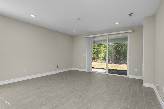 Building Photo - ** 3Bed/2Bath ~ Stunning Villa In the Heart of Estero ~ Milan Villas **