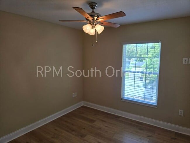 Building Photo - Dundee Station