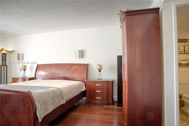 Building Photo - 210 174th St