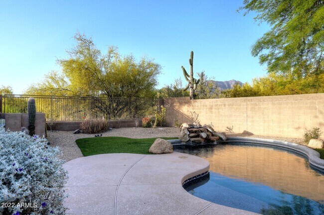 Building Photo - 10354 E Raintree Dr