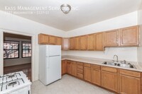 Building Photo - Oak Park 2 bed 1 bath