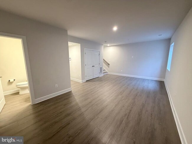 Building Photo - 10825 Foxtrot Cir