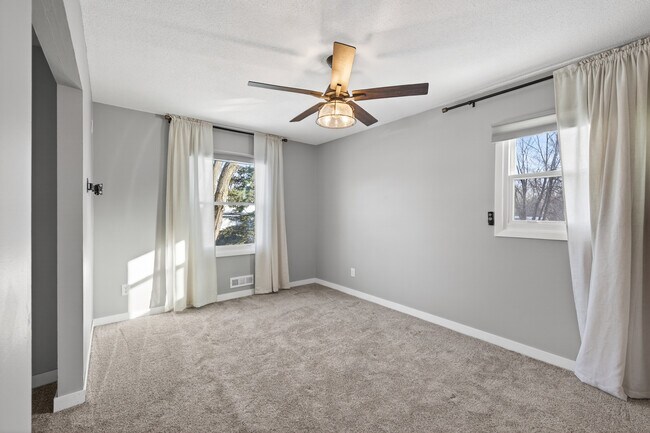 Building Photo - 15350 Drexel Way