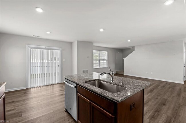 Building Photo - 103 Sourgum Ln
