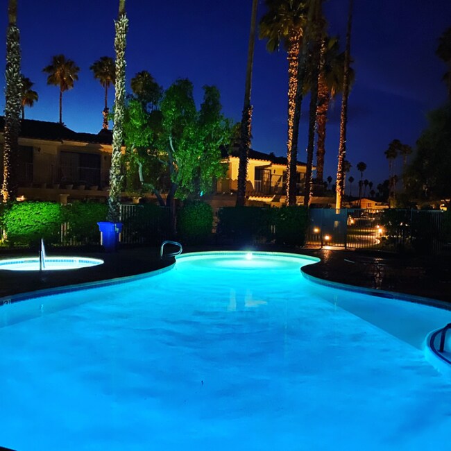 Building Photo - 4901 E Mesquite Ave