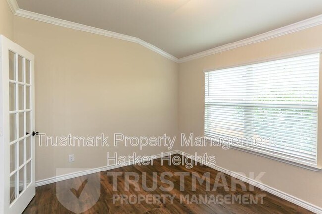 Building Photo - 5610 Fenton Ln