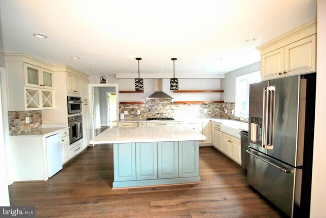 Building Photo - 1506 Chain Bridge Ct