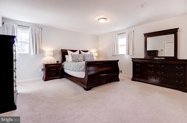 Building Photo - 8805 Honeybee Ln