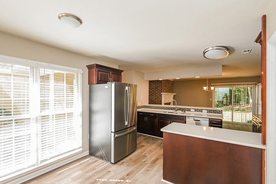 Building Photo - 7825 Elm Tree Ln