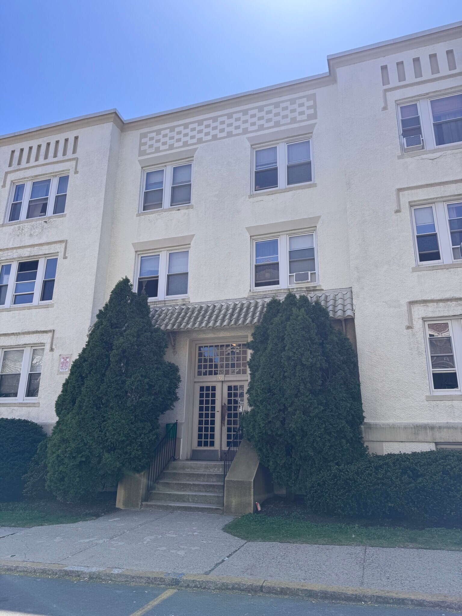 Building Photo - 6 Radcliffe Rd